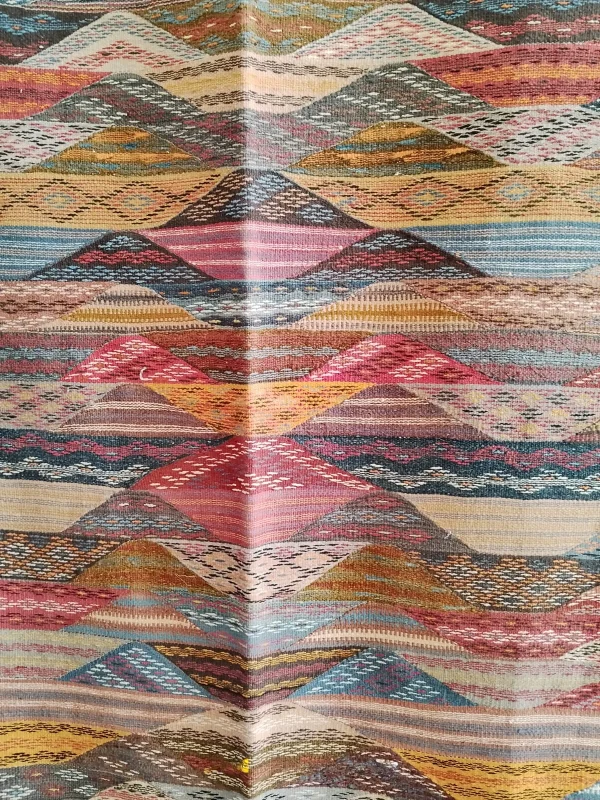 Picasso Berber Rug – The Art of Moroccan Elegance